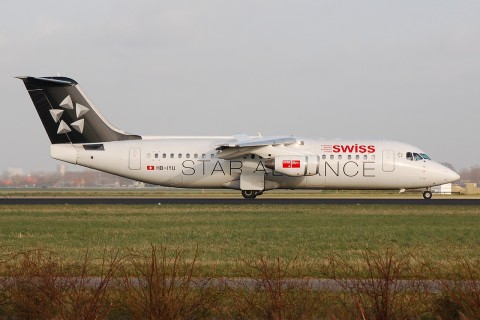 HB-IYU - RJ100 - Swiss - AMS - 10-03-2007