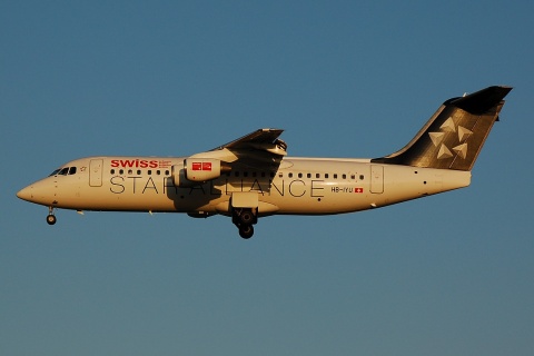 HB-IYU - RJ100 - Swiss - BRU - 20-04-2007