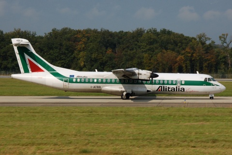 I-ATRR - ATR 72-212 - Alitalia Express - GVA - 02-10-2007b
