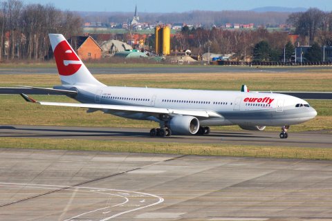 I-EEZJ - A330-223 - Eurofly - BRU - 03-02-2007