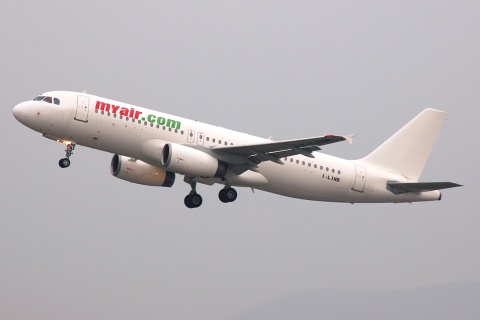 I-LINB - A320-231 - Myair - BGY - 25-09-2007b