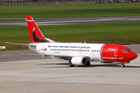 LN-KKT - 737-3L9 - Norwegian Air Shuttle - WAW - 20-09-2007