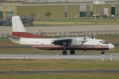 LZ-MNH - Antonov An-26 - DHL - BUD - 03-05-2007
