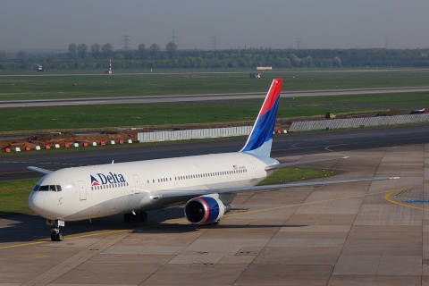 N154DL - 767-3P6(ER) - Delta Air Lines - DUS - 14-04-2007