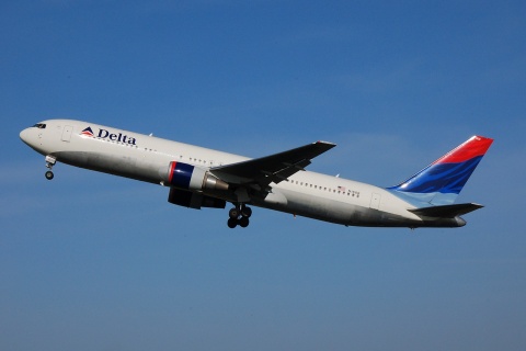 N1608 - 767-332(ER) - Delta Air Lines - AMS - 10-03-2007