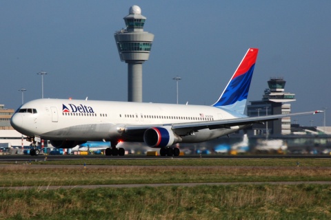 N193DN - 767-332(ER) - Delta Air Lines - AMS - 10-03-2007