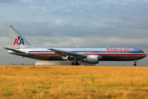 N376AN - 767-323(ER) - American Airlines - CDG - 09-08-2007