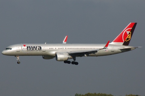 N535UA - 757-222 - United Airlines - DUS - 05-10-2007