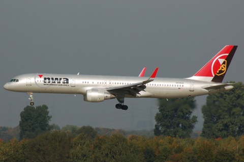 N535US - 757-251(WL) - Northwest Airlines - DUS - 05-10-2007b