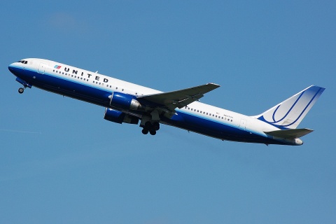 N647UA - 767-322(ER) - United Airlines - BRU - 11-08-2007