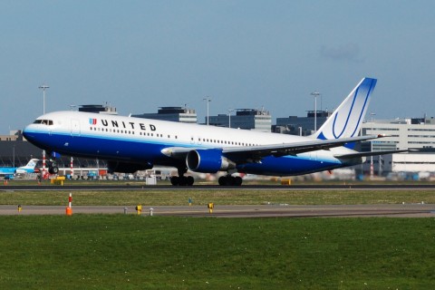 N662UA - 767-322(ER) - United Airlines - AMS - 10-03-2007