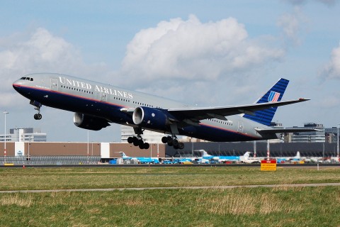 N768UA - 777-222 - United Airlines - AMS - 10-03-2007