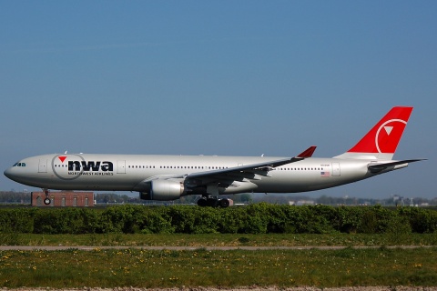 N814NW - A330-323 - Northwest Airlines - AMS - 21-04-2007