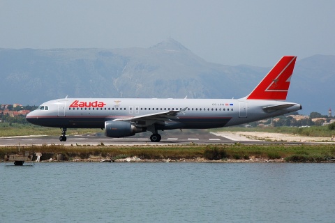 OE-LBQ - A320-214 - Lauda Air - CFU - 23-06-2007b