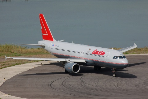 OE-LBQ - A320-214 - Lauda Air - CFU - 26-06-2007b