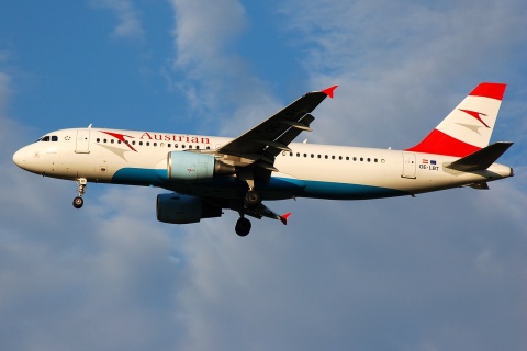 OE-LBT - A320-214 - Austrian Airlines - VIE - 10-08-2007