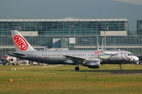 OE-LEE - A320-214 - Niki - FRA - 22-05-2007