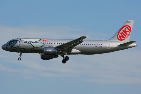 OE-LEE - A320-214 - Niki - FRA - 22-05-2007a