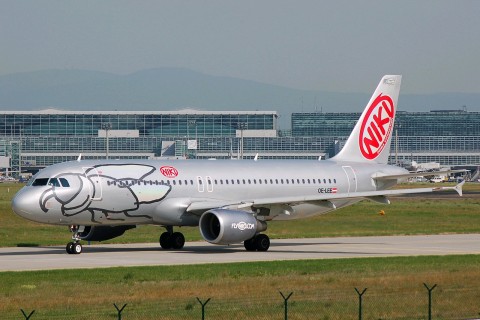 OE-LEE - A320-214 - Niki - FRA - 22-05-2007b