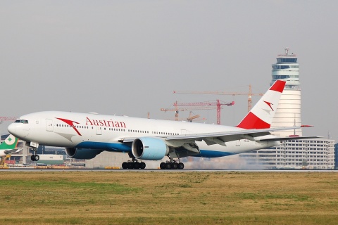 OE-LPB - 777-2Z9(ER) - Austrian Airlines - VIE - 09-08-2007b