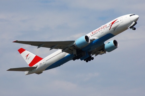 OE-LPB - 777-2Z9(ER) - Austrian Airlines - VIE - 09-08-2007d