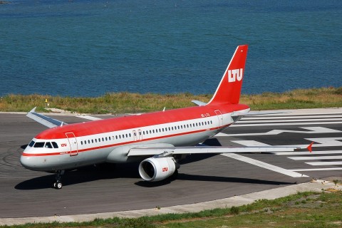 OE-LTU - A320-214 - LTU Austria - CFU - 28-06-2007c