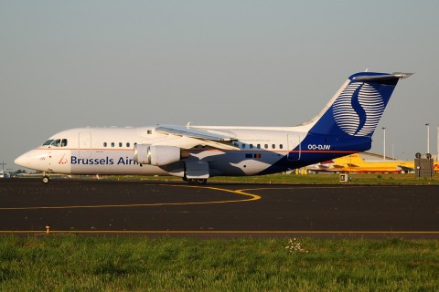 OO-DJW - RJ85 - Brussels Airlines - BRU - 01-05-2007