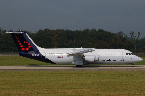 OO-DWC - RJ100 - Brussels Airlines - GVA - 02-10-2007