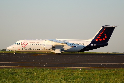 OO-DWI - RJ100 - Brussels Airlines - BRU - 01-05-2007