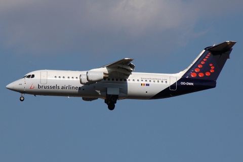 OO-DWK - RJ100 - Brussels Airlines - MAD - 08-10-2007