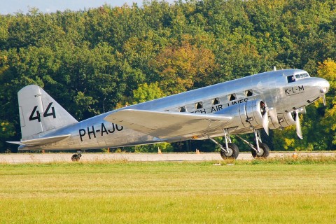 PH-AJO - DC-3 - KLM - GVA - 02-10-2007