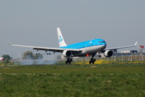 PH-AOE - A330-203 - KLM Royal Dutch Airlines - AMS - 21-04-2007