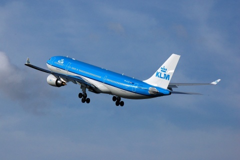 PH-AOH - A330-203 - KLM Royal Dutch Airlines - AMS - 10-03-2007b