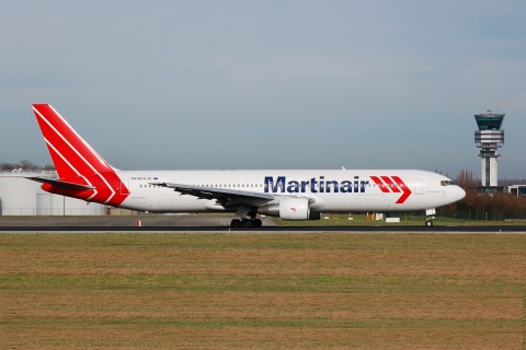 PH-MCG - 767-31A(ER) - Martinair Holland - BRU - 16-02-2007b