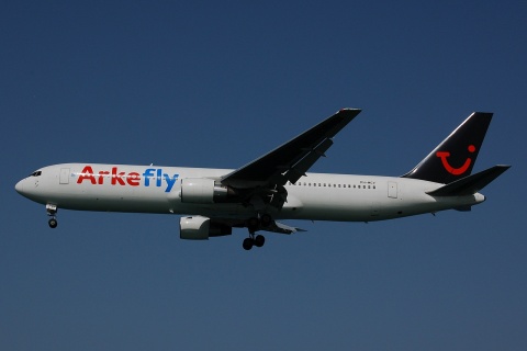 PH-MCV - 767-31A(ER) - Arkefly - CFU - 24-06-2007b