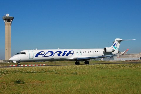 S5-AAK - CRJ-900LR - Adria Airways - CDG - 05-08-2007