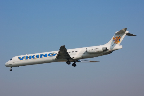 SE-RDI - MD-83 - Viking Airlines - LIL - 16-04-2007