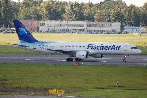 SP-FVR - 757-23A - Fisher Air Polska - WAW - 20-09-2007