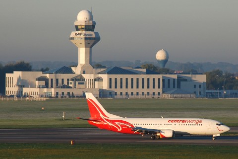 SP-LLG - 737-45D - Centralwings - WAW - 20-09-2007