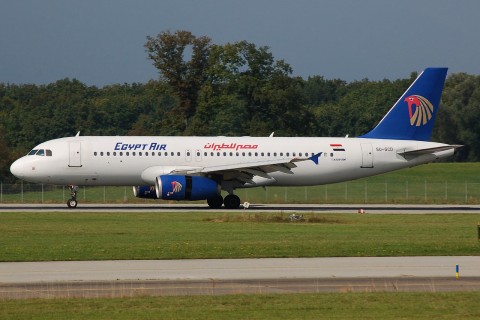 SU-GCD - A320-232 - EgyptAir - GVA - 02-10-2007