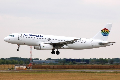 SU-LBI - A320-232 - Air Slovakia - BTS - 10-08-2007