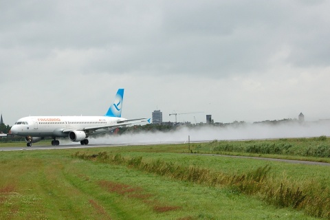 TC-FBE - A320-212 - Freebird Airlines - OST - 04-07-2007b