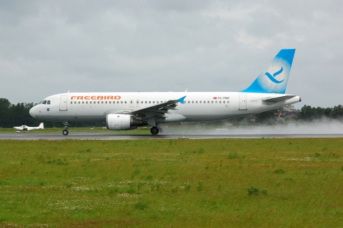 TC-FBE - A320-212 - Freebird Airlines - OST - 04-07-2007c