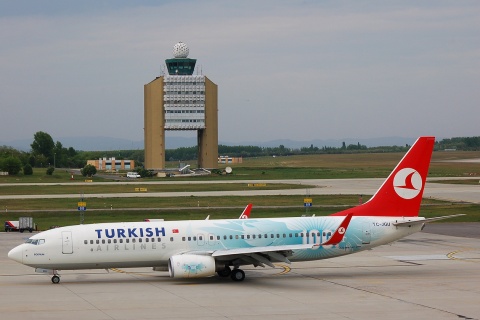 TC-JGU - 737-8F2(WL) - Turkish Airlines - BUD - 03-05-2007