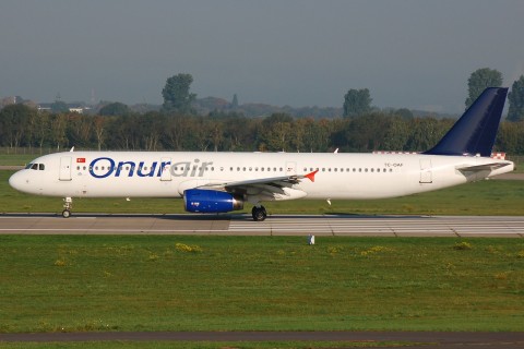 TC-OAF - A321-231 - Onur Air - DUS - 05-10-2007