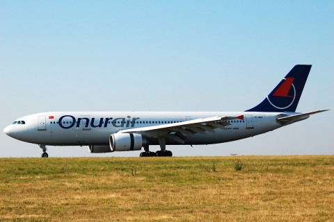 TC-OAO - A300-605R - Onur Air - CDG - 04-08-2007b