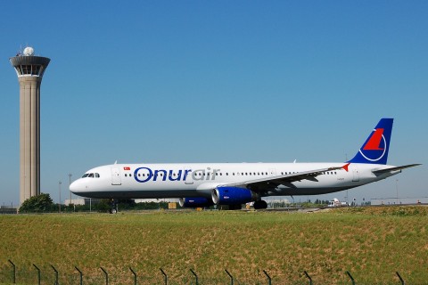 TC-ONJ - A321-111 - Onur Air - CDG - 05-08-2007