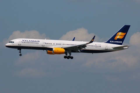 TF-FIN - 757-208(WL) - Icelandair - FRA - 21-05-2007