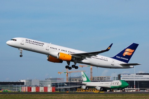 TF-FIR - 757-256(WL) - Icelandair - AMS - 10-03-2007