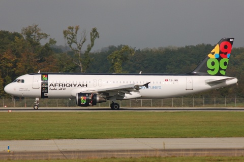 TS-INM - A320-211 - Afriqiyah Airways - GVA - 02-10-2007b